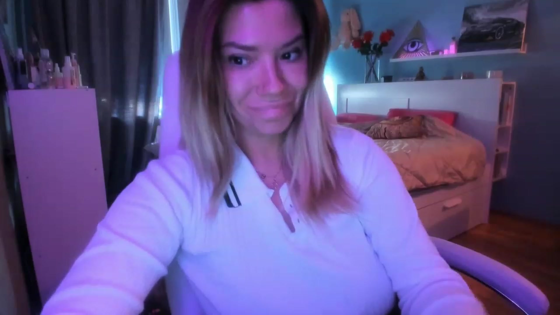 Gallery image thumbnail from NickyBlein's myfreecams stream on, 10/06/2023, 10:46 image 18 of 20