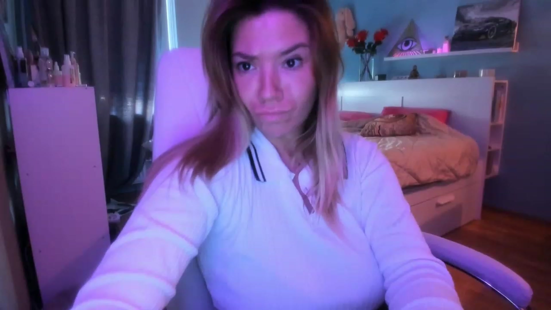 Gallery image thumbnail from NickyBlein's myfreecams stream on, 10/06/2023, 10:46 image 16 of 20