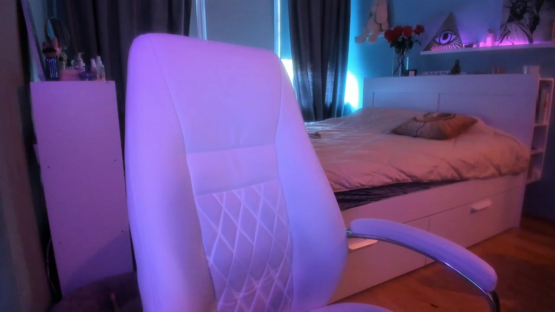 Gallery image thumbnail from NickyBlein's myfreecams stream on, 10/10/2023, 07:48 image 5 of 20