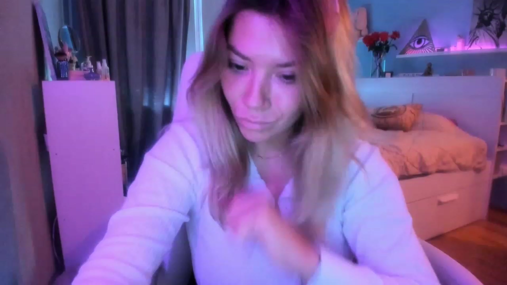 Gallery image thumbnail from NickyBlein's myfreecams stream on, 10/10/2023, 09:08 image 19 of 20