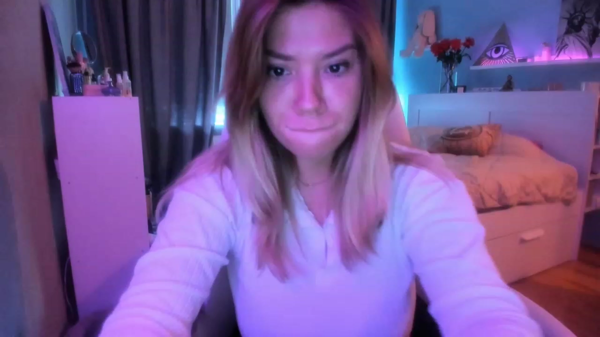 Gallery image thumbnail from NickyBlein's myfreecams stream on, 10/10/2023, 09:08 image 20 of 20
