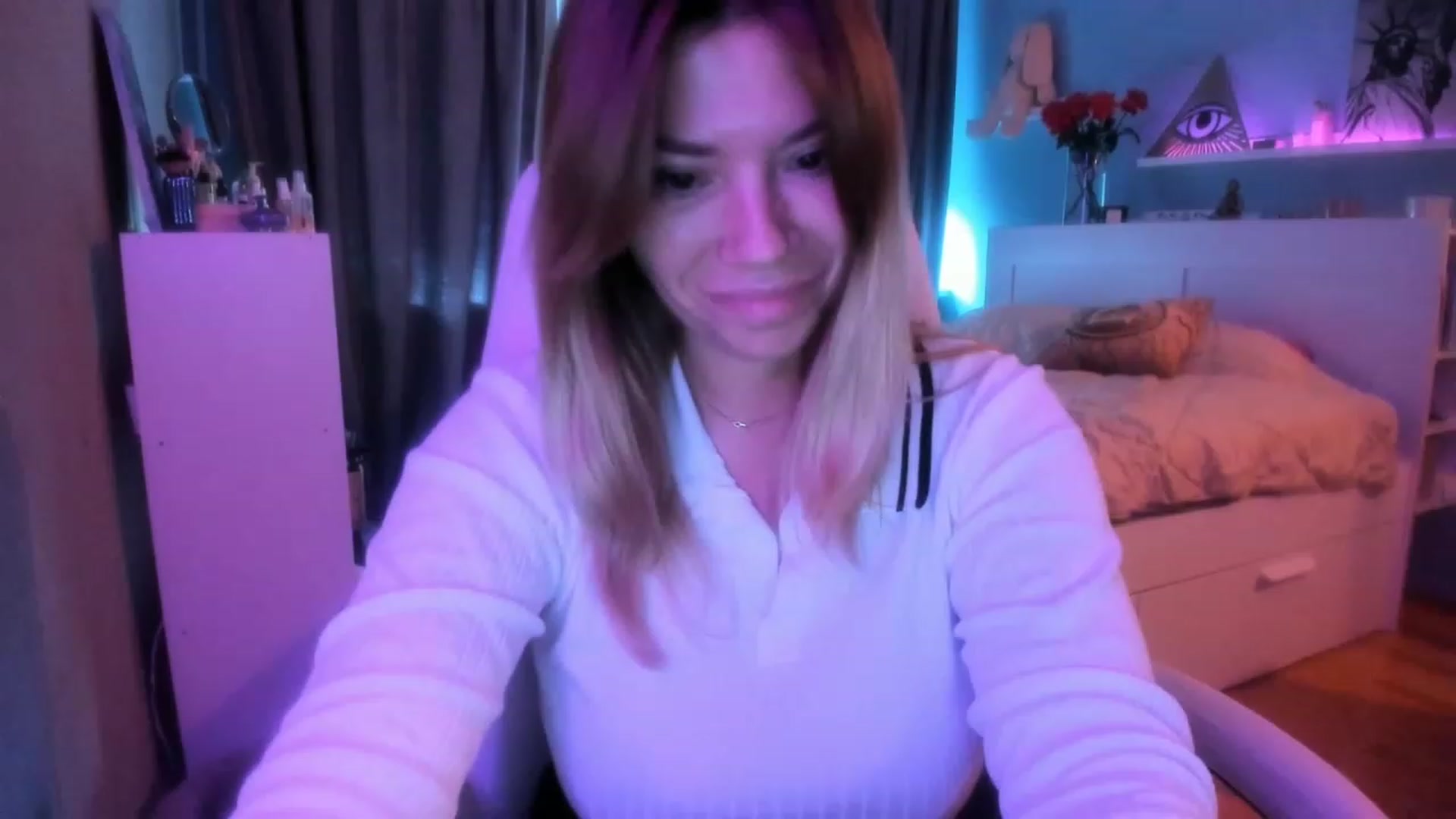 Gallery image thumbnail from NickyBlein's myfreecams stream on, 10/10/2023, 09:08 image 14 of 20