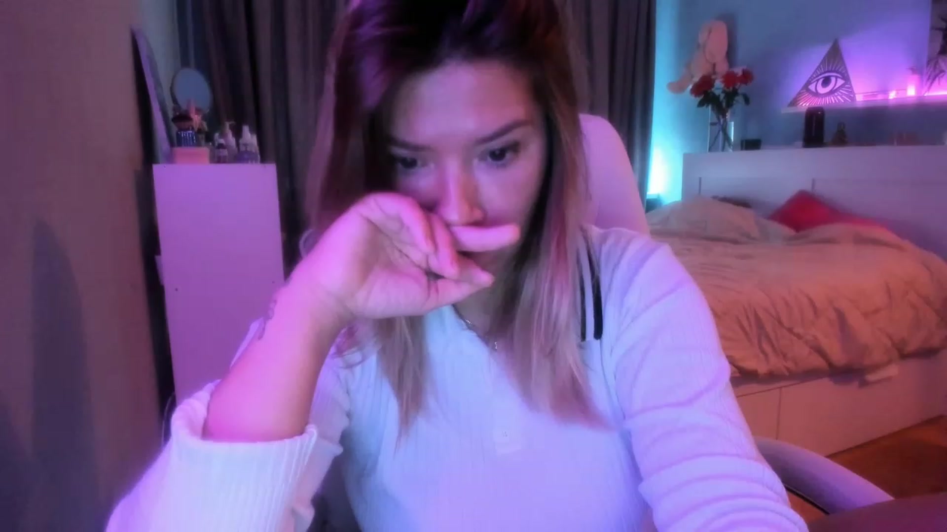Gallery image thumbnail from NickyBlein's myfreecams stream on, 10/12/2023, 08:09 image 14 of 20