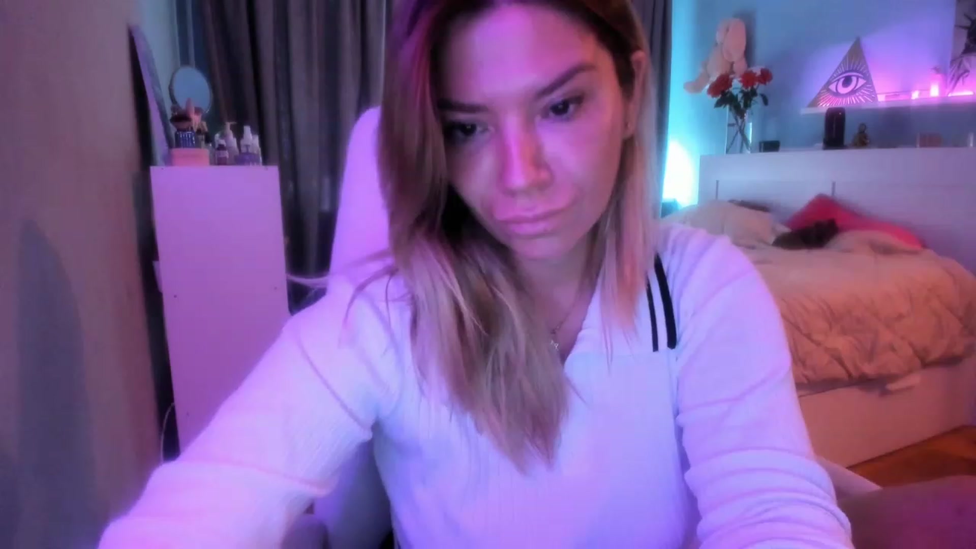 Gallery image thumbnail from NickyBlein's myfreecams stream on, 10/12/2023, 08:09 image 19 of 20
