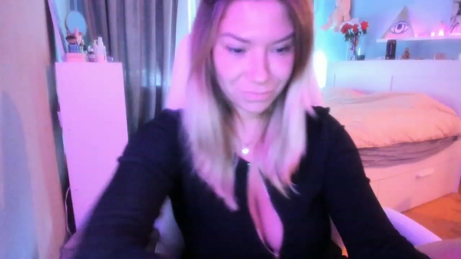 Gallery image thumbnail from NickyBlein's myfreecams stream on, 10/13/2023, 09:21 image 15 of 20
