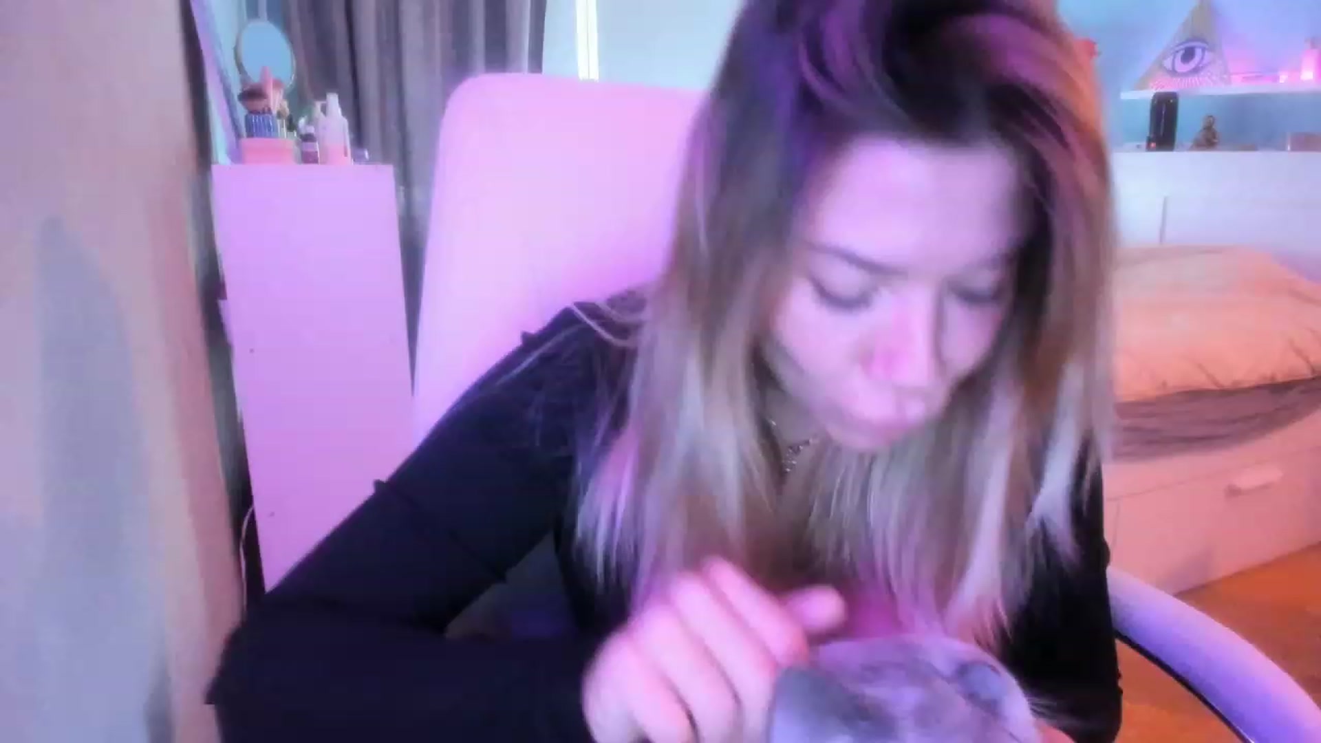 Gallery image thumbnail from NickyBlein's myfreecams stream on, 10/13/2023, 11:01 image 16 of 20