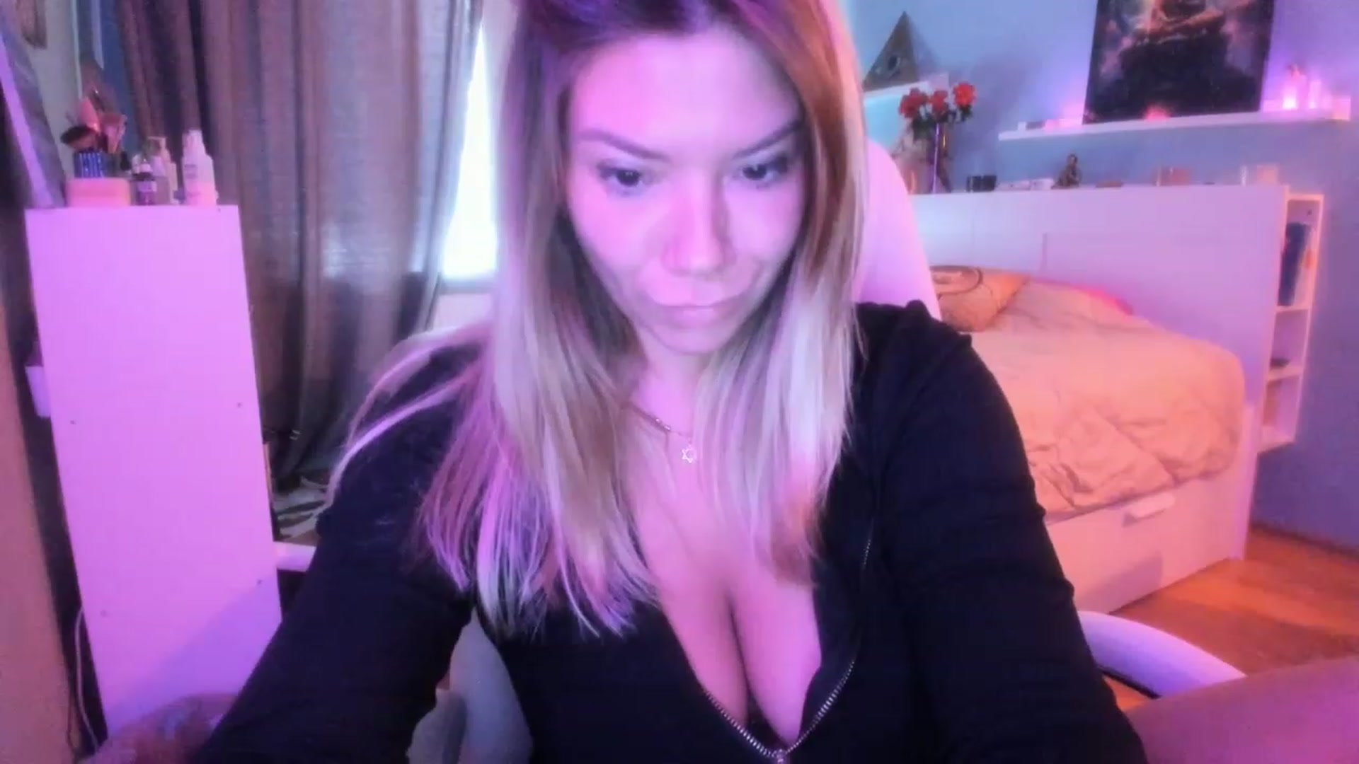 Gallery image thumbnail from NickyBlein's myfreecams stream on, 10/14/2023, 08:42 image 2 of 20