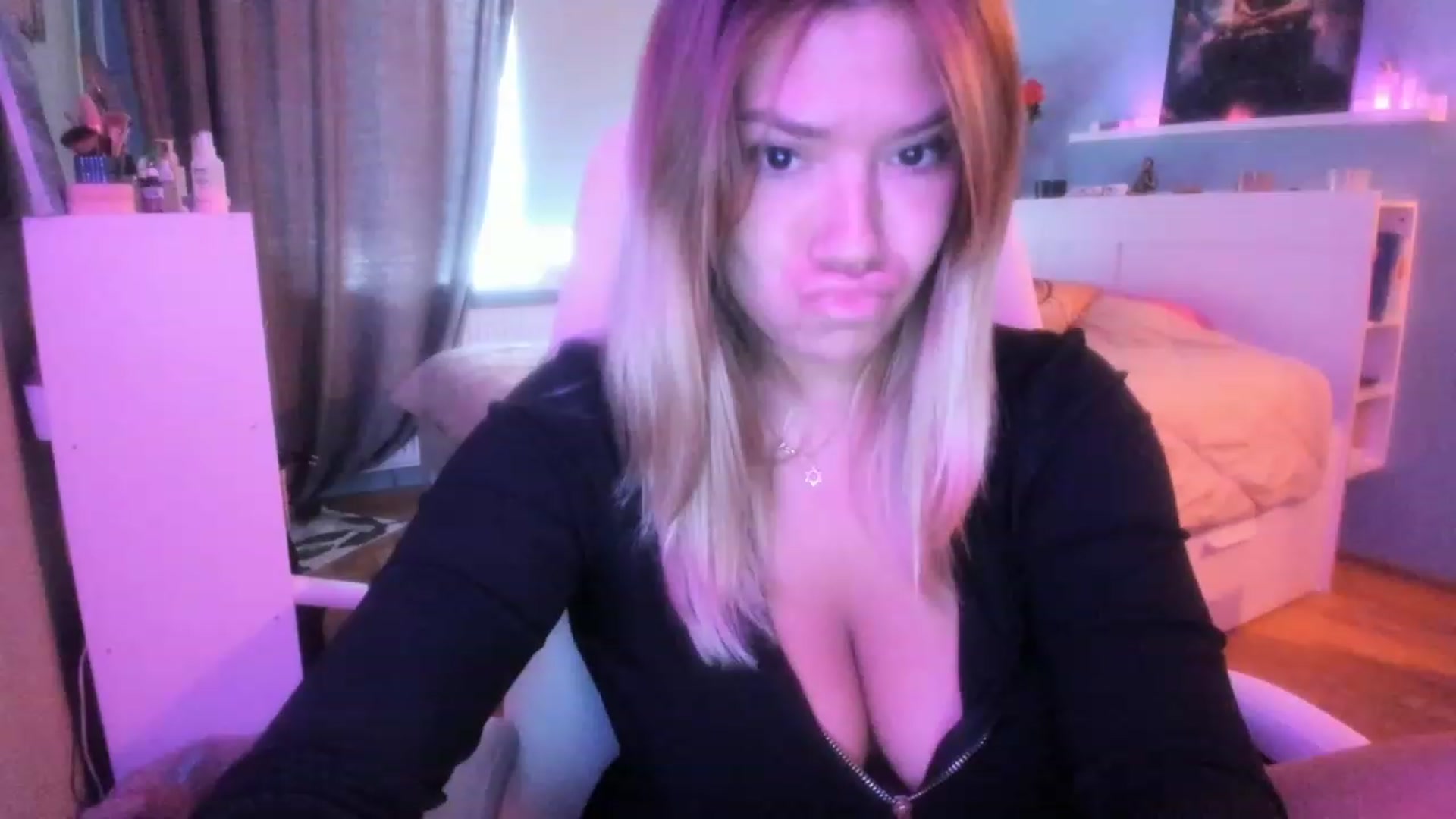 Gallery image thumbnail from NickyBlein's myfreecams stream on, 10/14/2023, 08:42 image 4 of 20