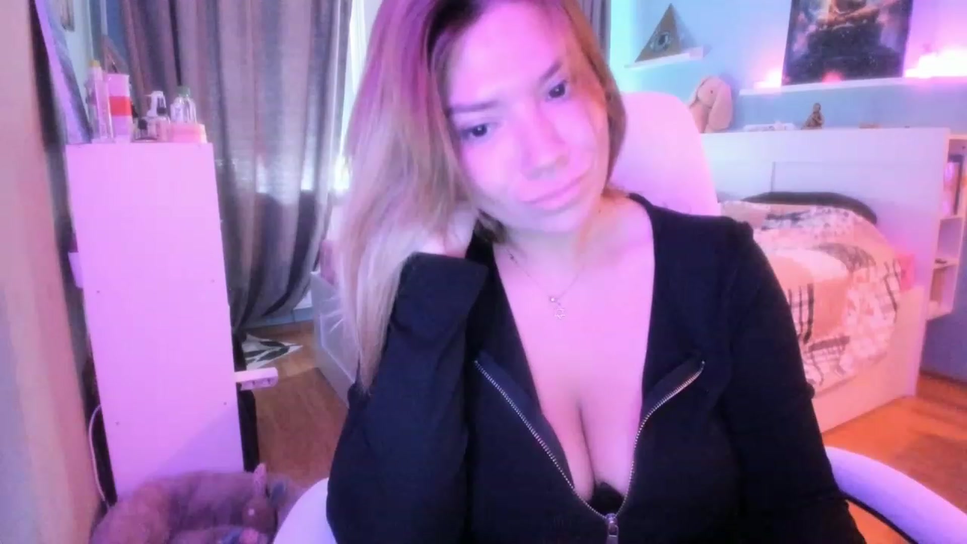 Gallery image thumbnail from NickyBlein's myfreecams stream on, 10/17/2023, 08:45 image 18 of 20