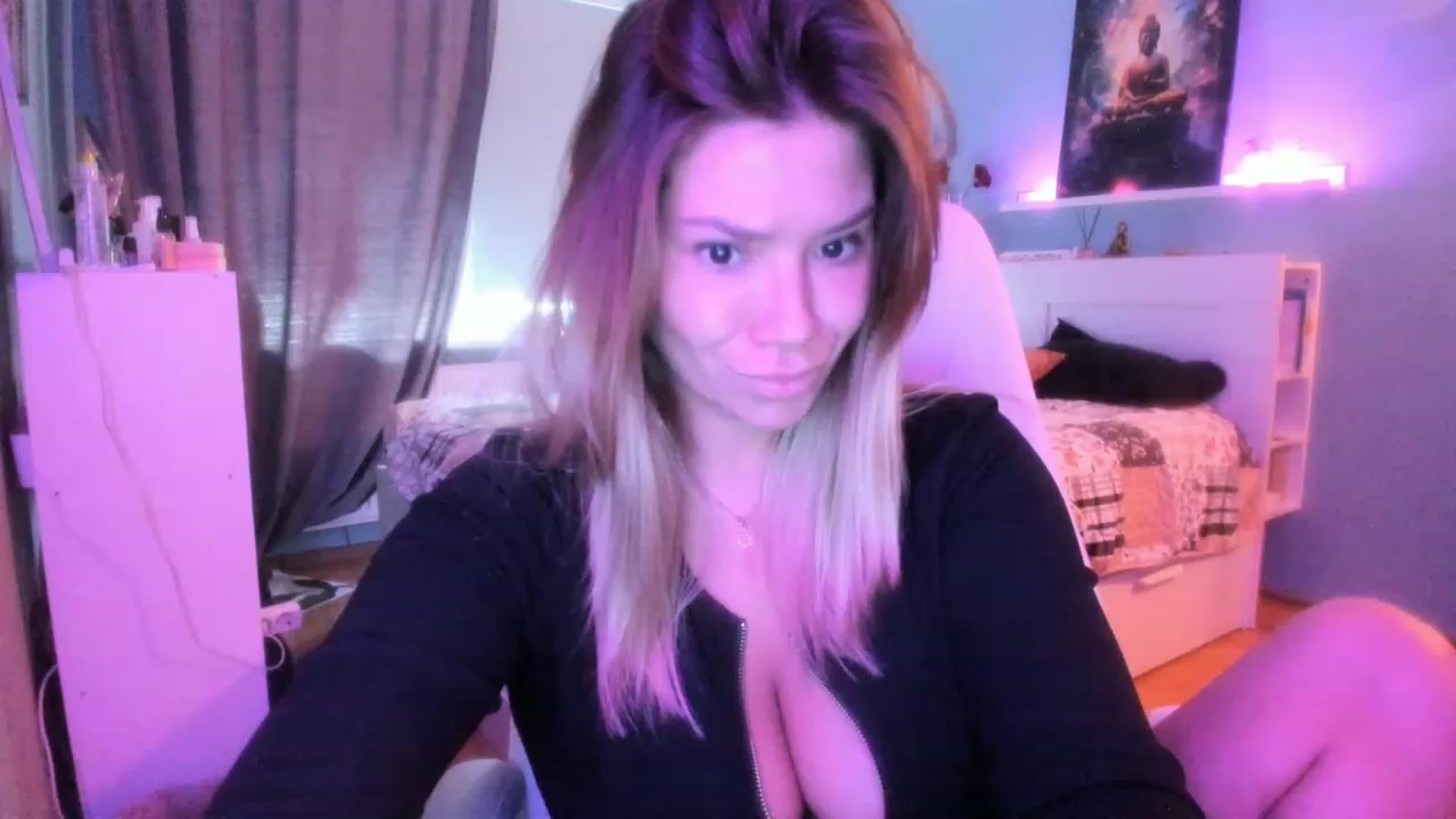 Gallery image thumbnail from NickyBlein's myfreecams stream on, 10/18/2023, 08:14 image 4 of 20