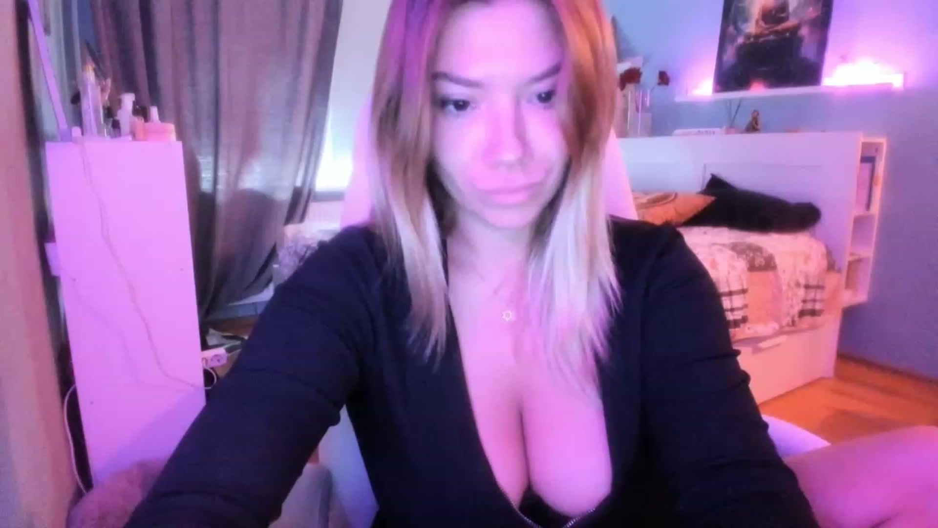 Gallery image thumbnail from NickyBlein's myfreecams stream on, 10/18/2023, 09:05 image 13 of 20
