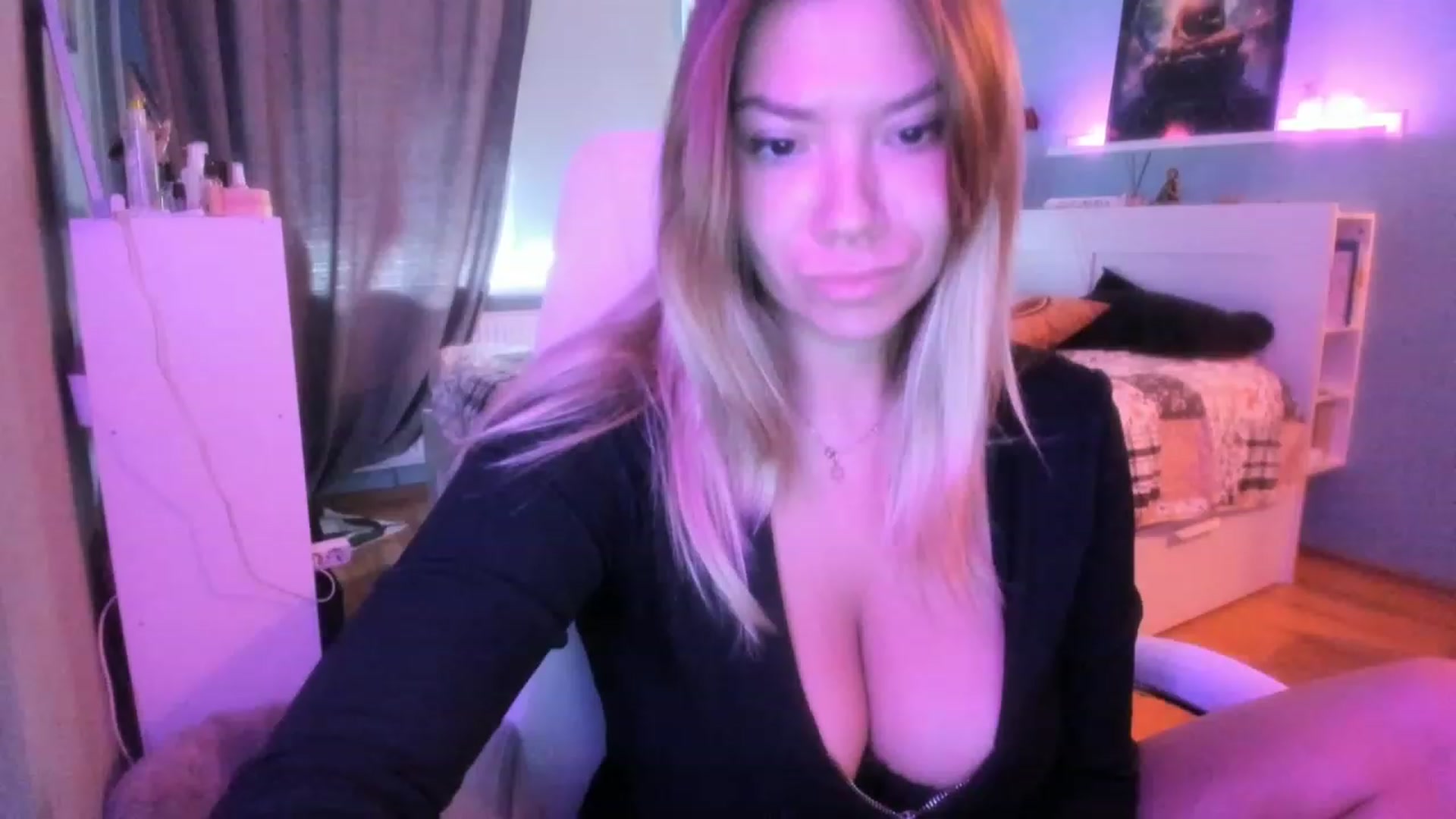 Gallery image thumbnail from NickyBlein's myfreecams stream on, 10/18/2023, 09:05 image 12 of 20
