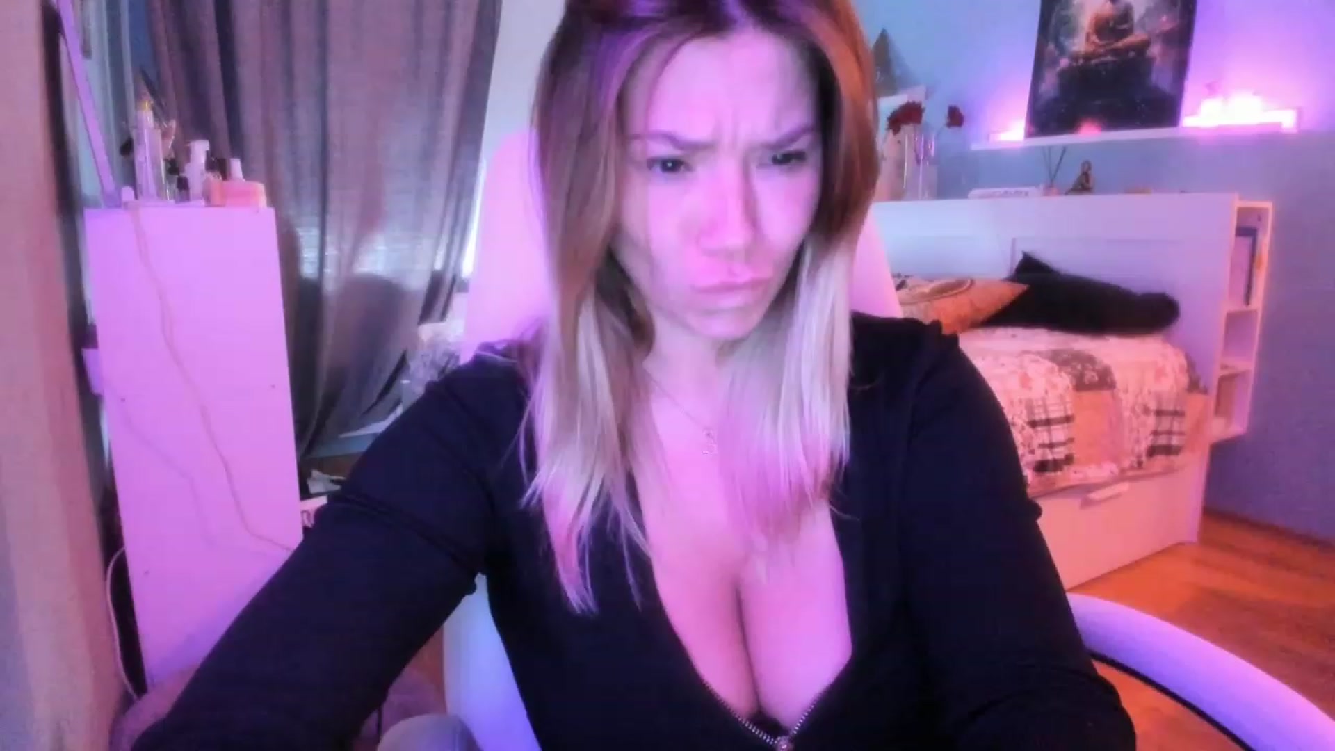 Gallery image thumbnail from NickyBlein's myfreecams stream on, 10/18/2023, 09:47 image 9 of 20