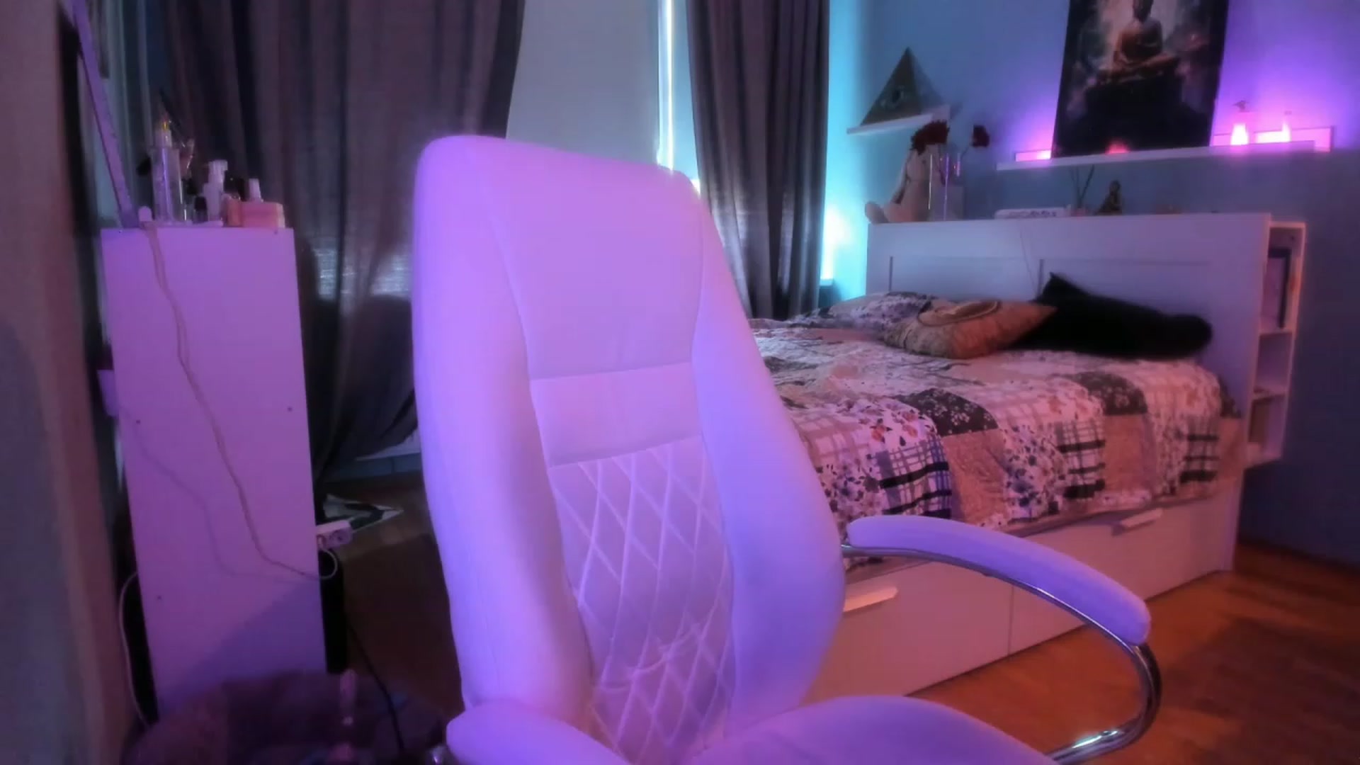 Gallery image thumbnail from NickyBlein's myfreecams stream on, 10/18/2023, 09:47 image 6 of 20