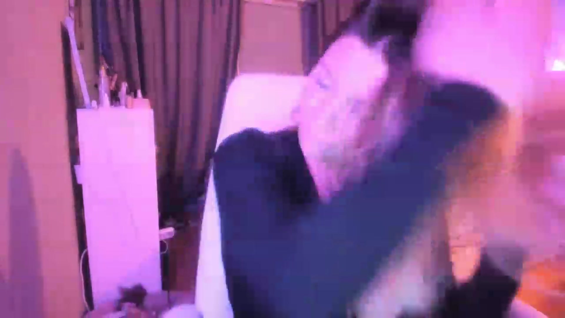 Gallery image thumbnail from NickyBlein's myfreecams stream on, 10/18/2023, 19:12 image 16 of 20