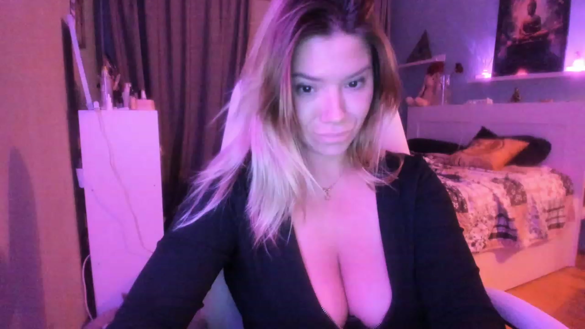 Gallery image thumbnail from NickyBlein's myfreecams stream on, 10/18/2023, 19:12 image 14 of 20