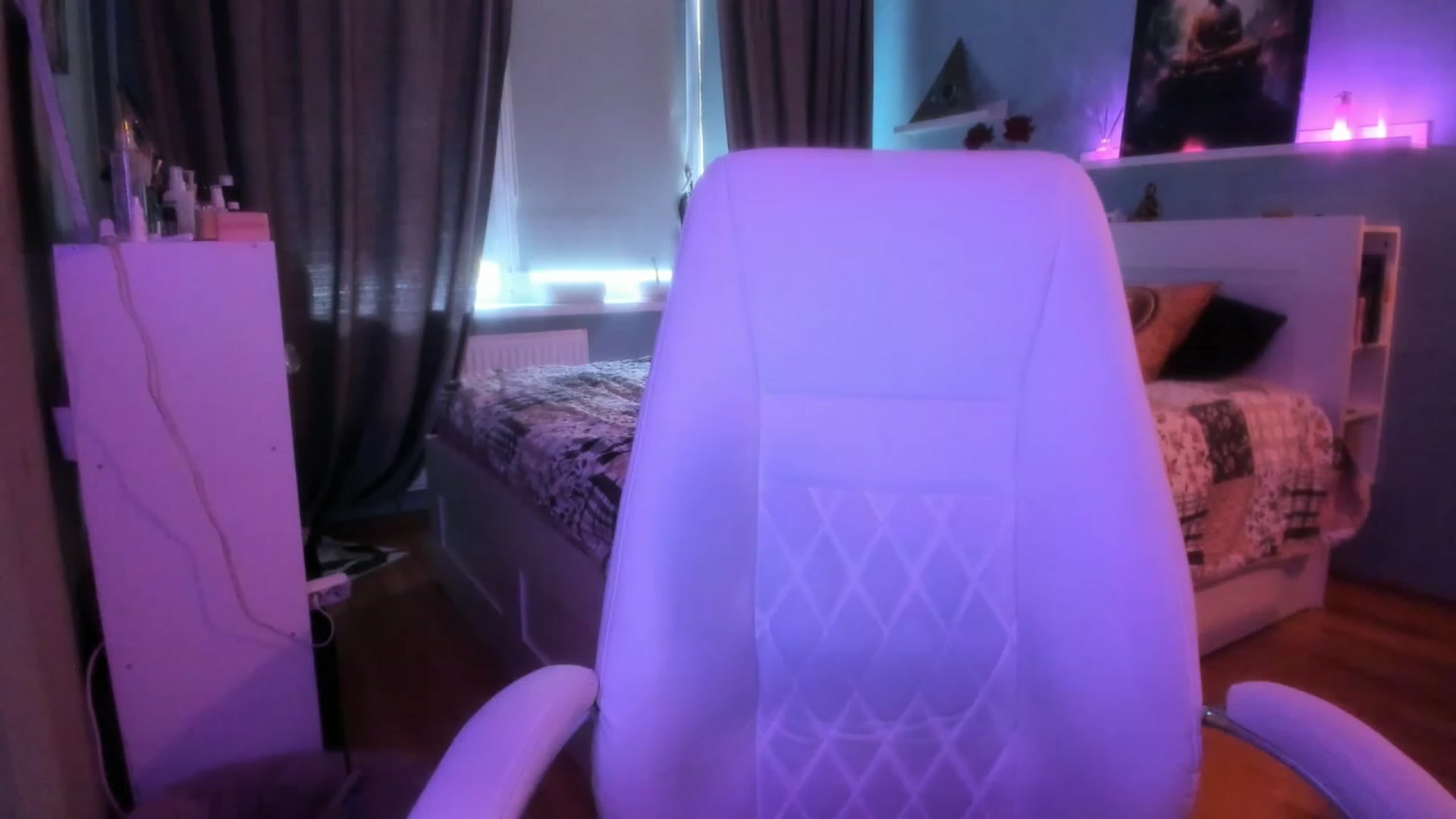 Gallery image thumbnail from NickyBlein's myfreecams stream on, 10/19/2023, 08:26 image 2 of 20