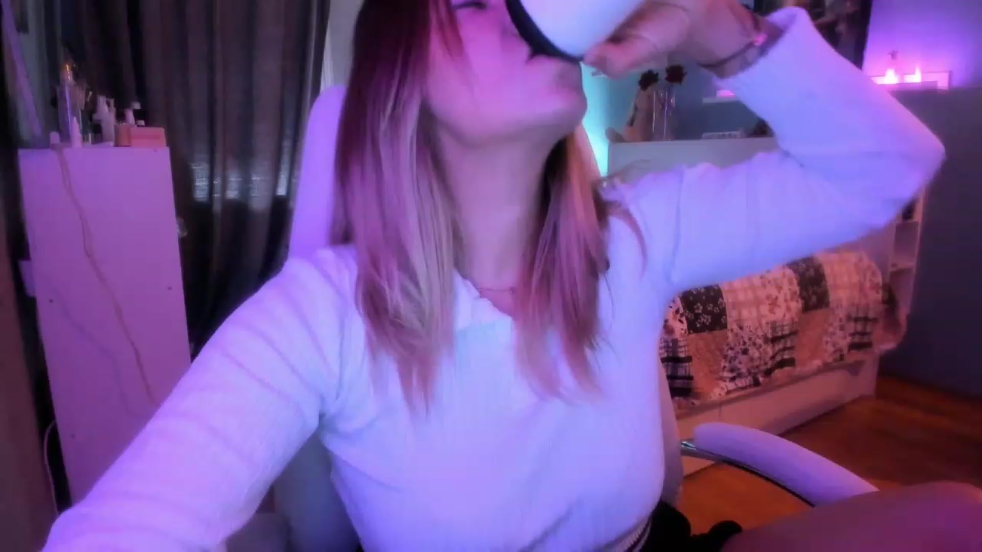 Gallery image thumbnail from NickyBlein's myfreecams stream on, 10/19/2023, 08:26 image 3 of 20
