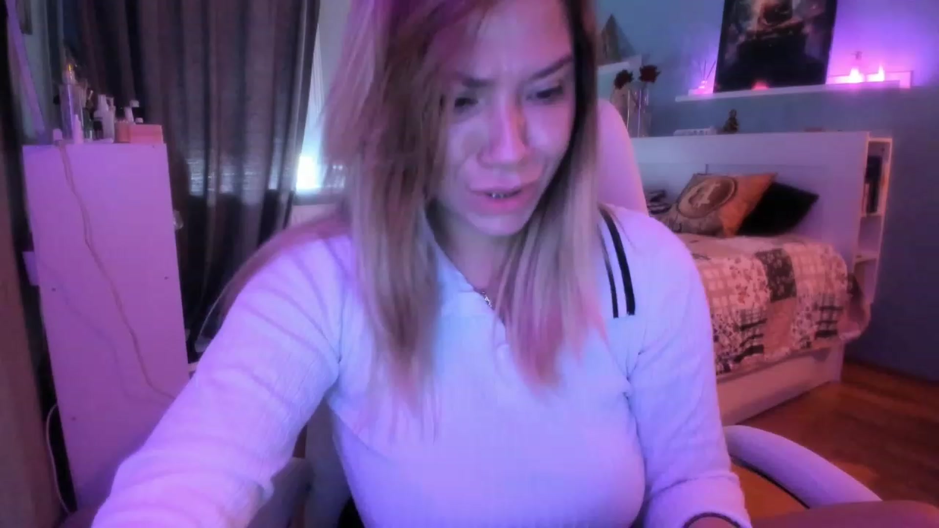 Gallery image thumbnail from NickyBlein's myfreecams stream on, 10/19/2023, 08:26 image 5 of 20