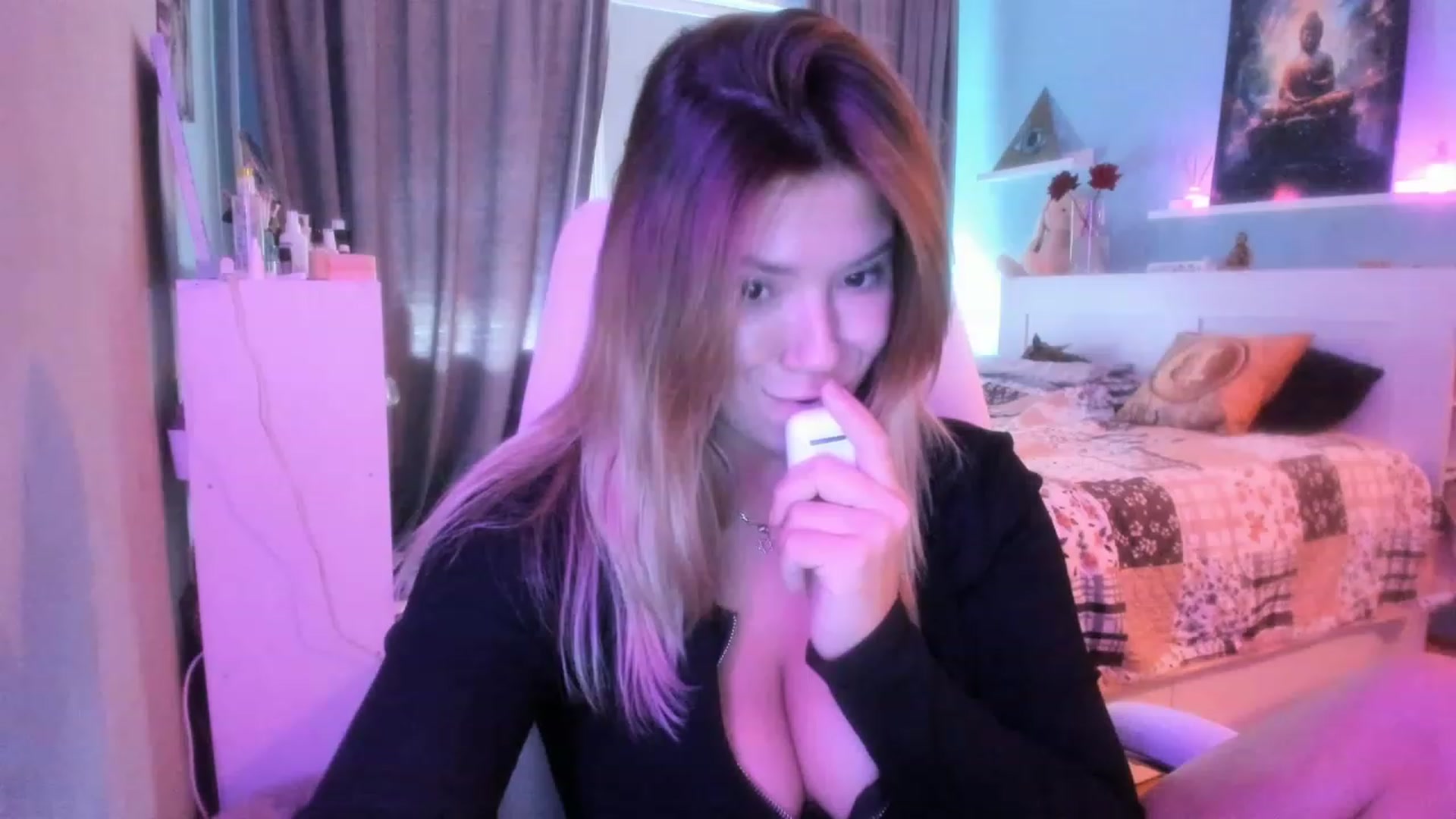 Gallery image thumbnail from NickyBlein's myfreecams stream on, 10/19/2023, 09:19 image 10 of 20