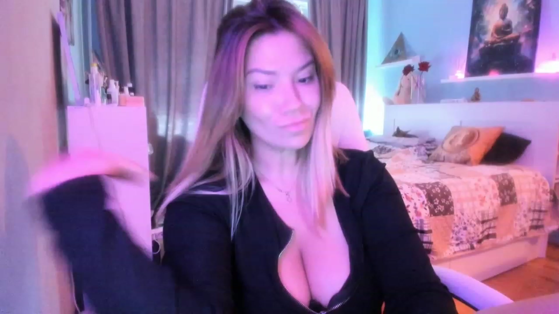 Gallery image thumbnail from NickyBlein's myfreecams stream on, 10/19/2023, 09:19 image 6 of 20