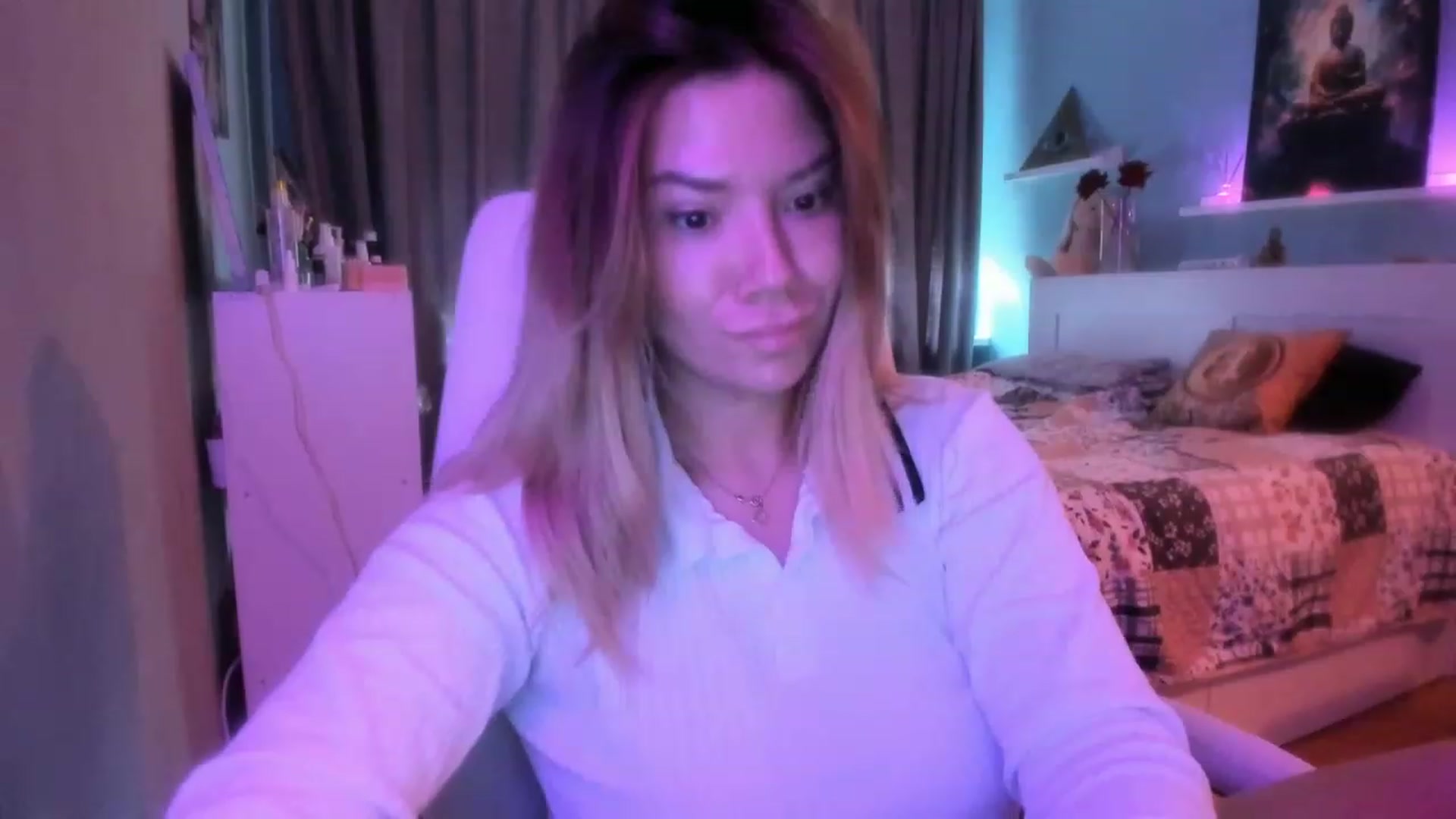 Gallery image thumbnail from NickyBlein's myfreecams stream on, 10/19/2023, 09:45 image 10 of 20