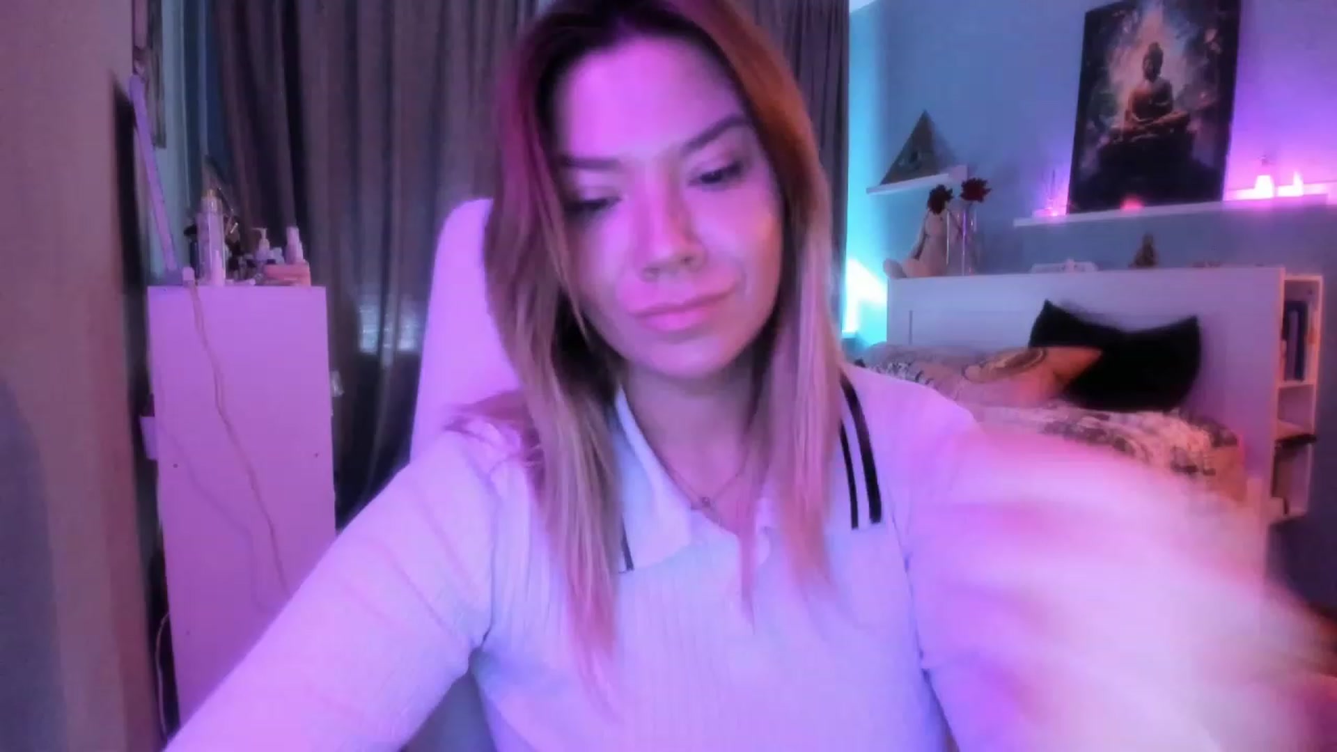 Gallery image thumbnail from NickyBlein's myfreecams stream on, 10/20/2023, 08:11 image 2 of 20