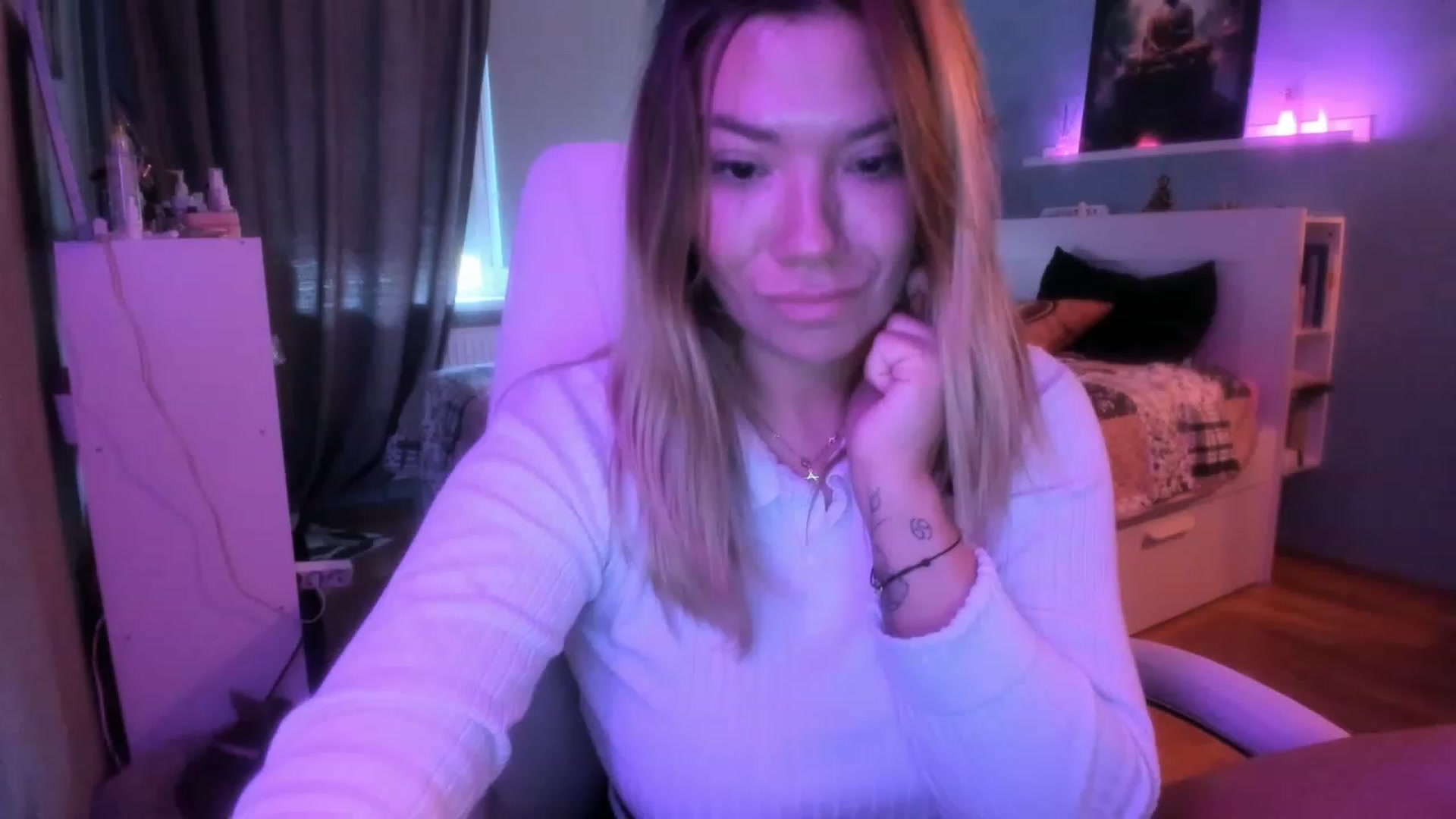 Gallery image thumbnail from NickyBlein's myfreecams stream on, 10/20/2023, 08:54 image 1 of 20