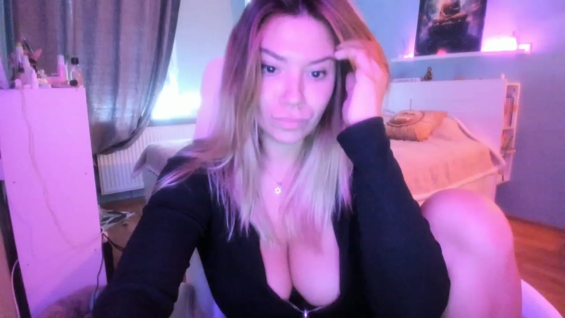 Gallery image thumbnail from NickyBlein's myfreecams stream on, 10/24/2023, 09:38 image 16 of 20