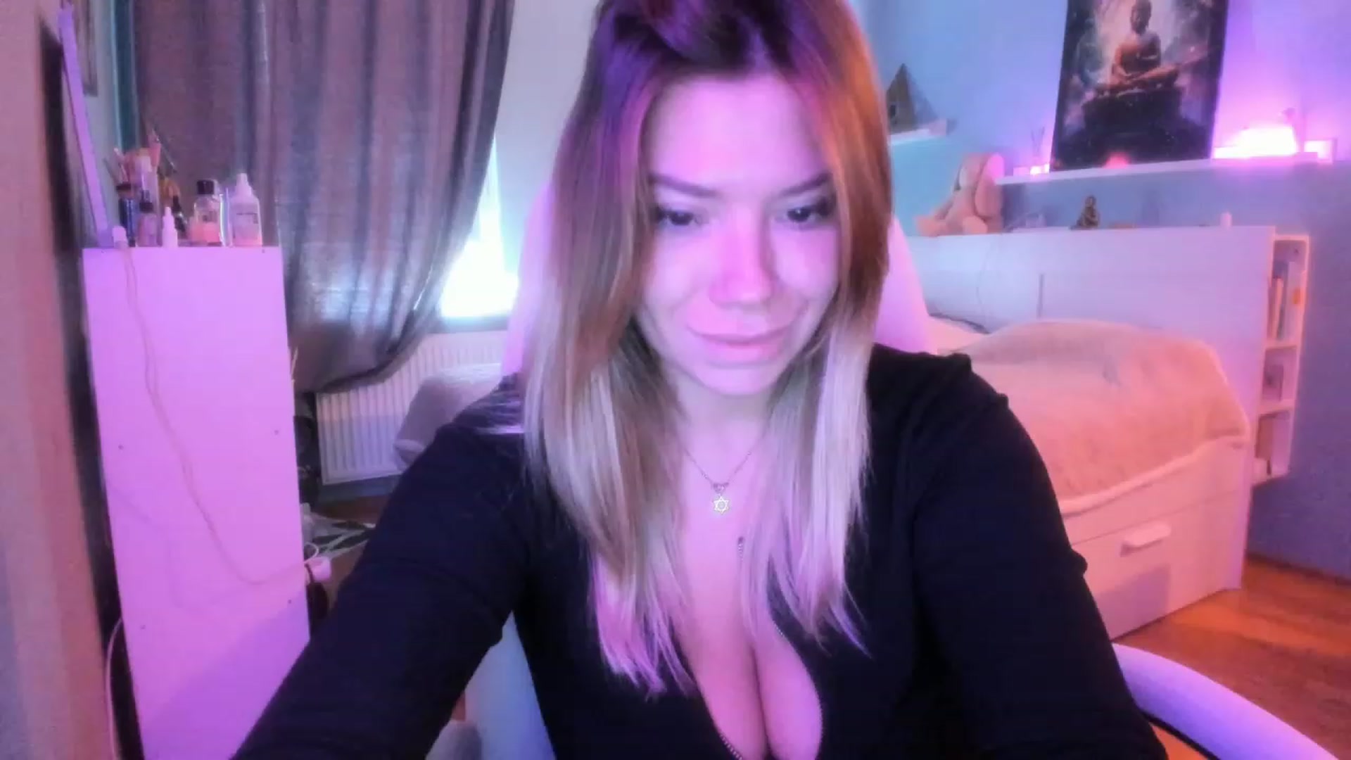 Gallery image thumbnail from NickyBlein's myfreecams stream on, 10/25/2023, 08:26 image 18 of 20
