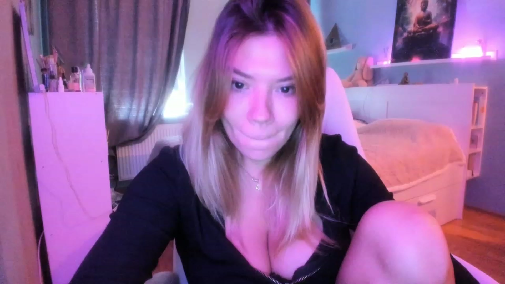 Gallery image thumbnail from NickyBlein's myfreecams stream on, 10/25/2023, 08:26 image 7 of 20