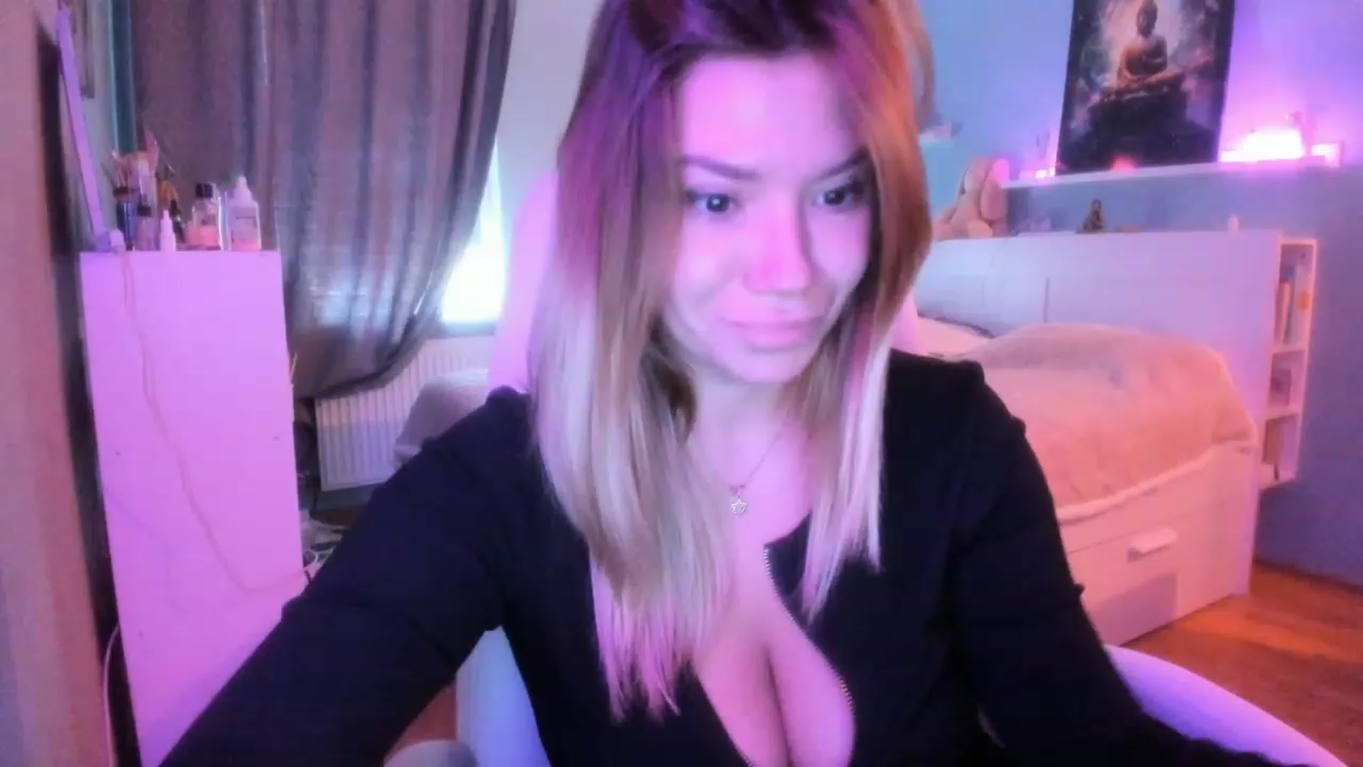 Gallery image thumbnail from NickyBlein's myfreecams stream on, 10/25/2023, 08:26 image 17 of 20