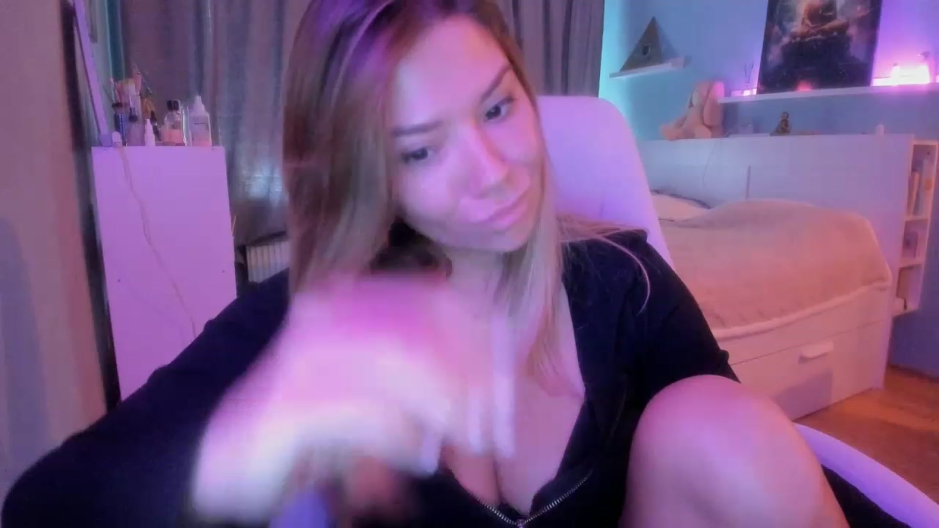 Gallery image thumbnail from NickyBlein's myfreecams stream on, 10/25/2023, 09:38 image 3 of 20