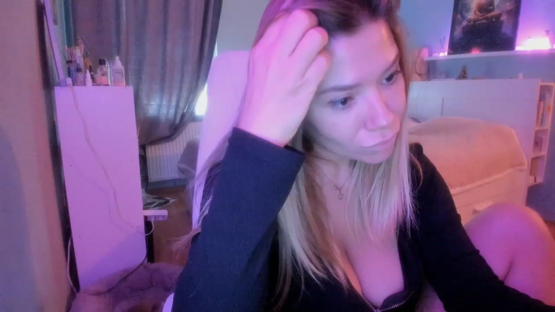 Gallery image thumbnail from NickyBlein's myfreecams stream on, 10/25/2023, 09:38 image 4 of 20