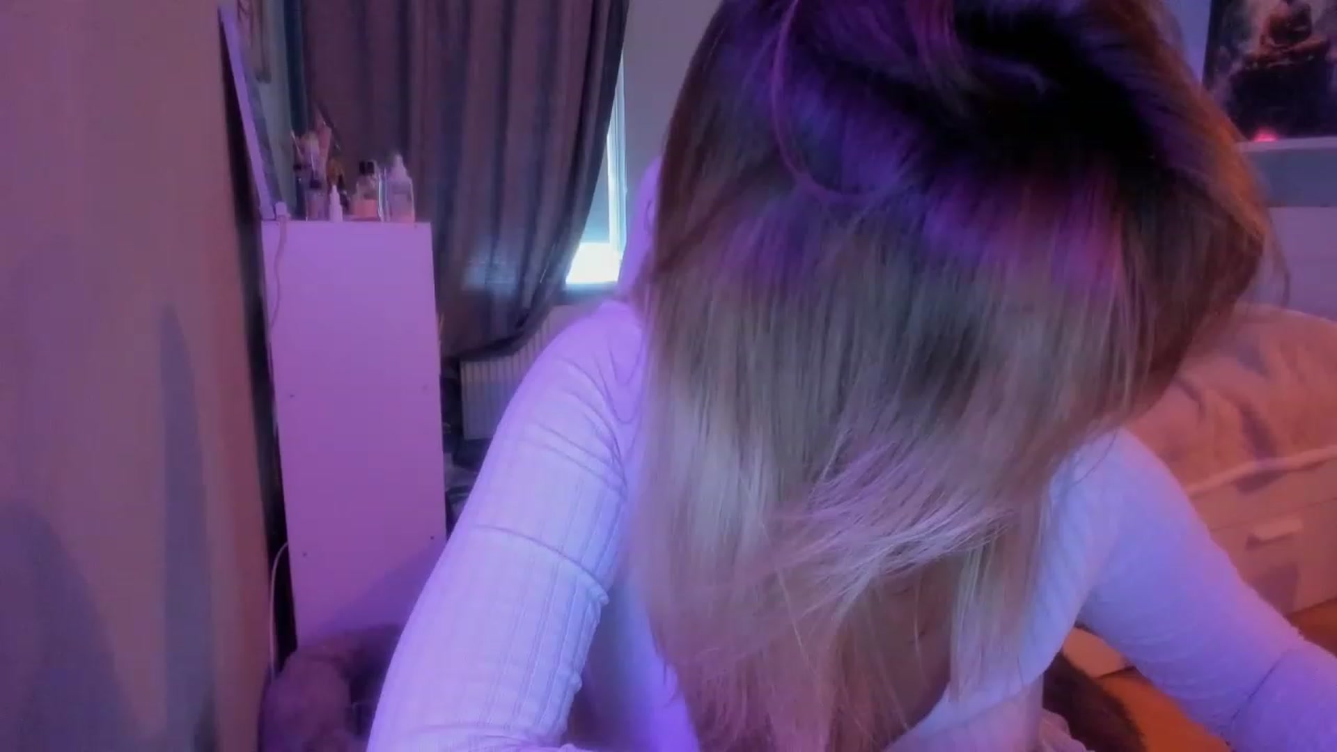 Gallery image thumbnail from NickyBlein's myfreecams stream on, 10/25/2023, 11:12 image 16 of 20
