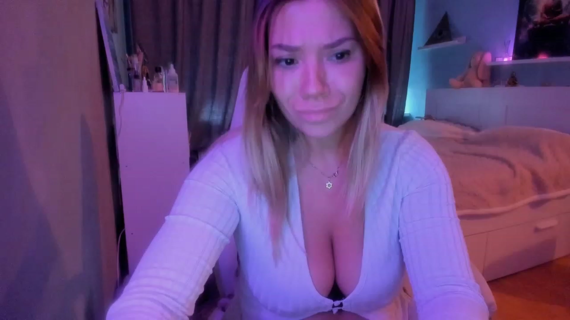 Gallery image thumbnail from NickyBlein's myfreecams stream on, 10/25/2023, 11:12 image 17 of 20