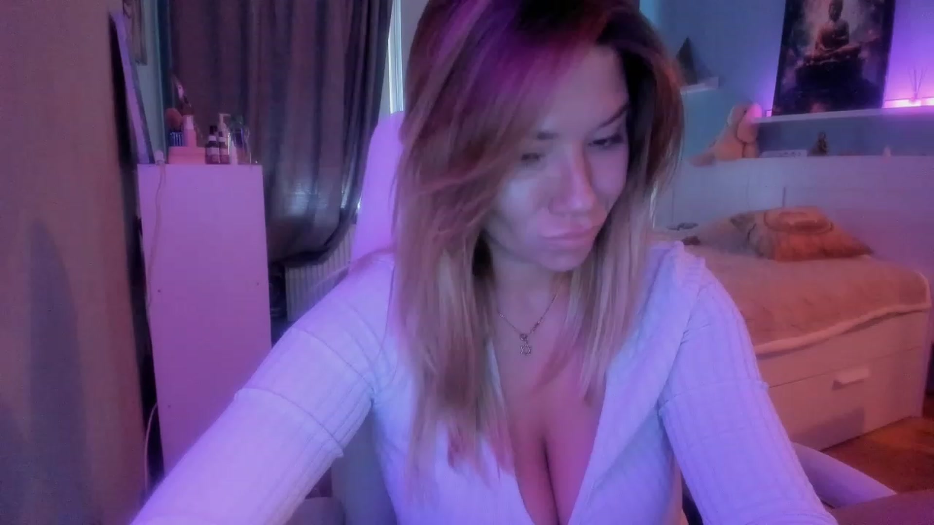 Gallery image thumbnail from NickyBlein's myfreecams stream on, 10/27/2023, 08:22 image 19 of 20