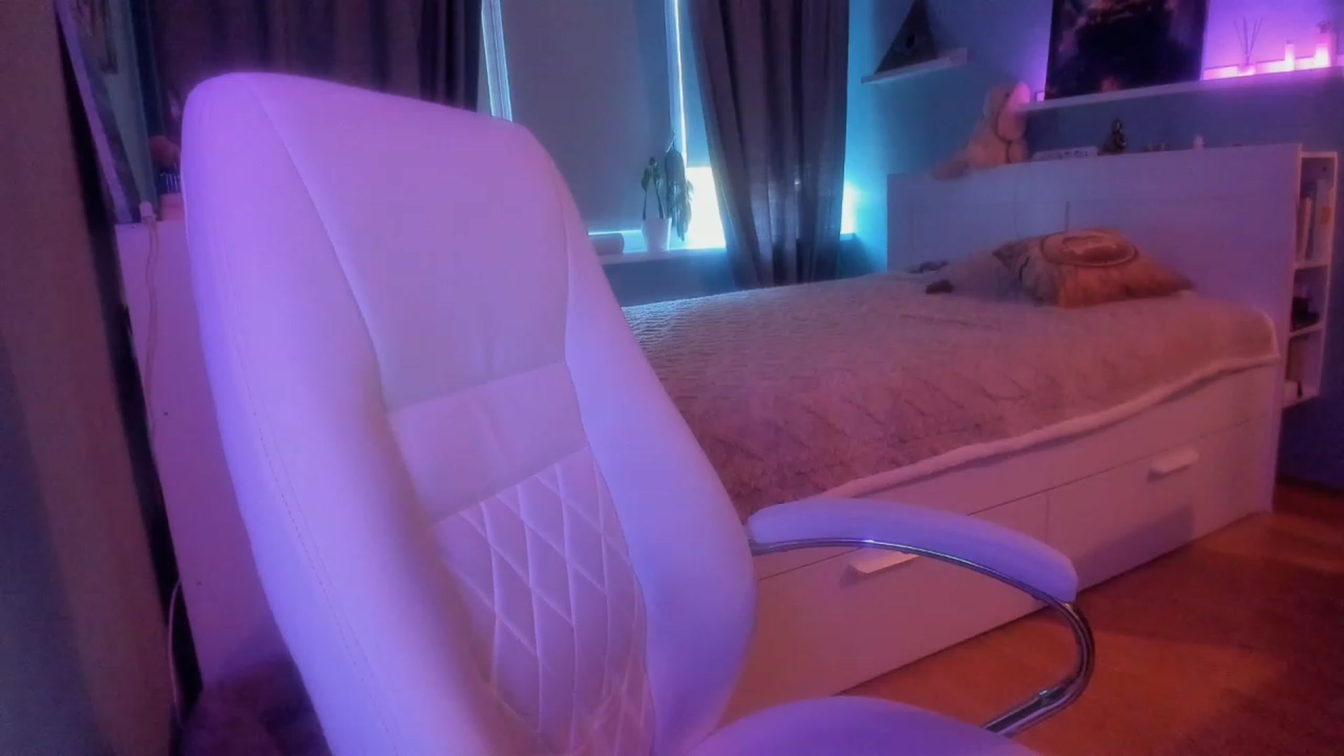 Gallery image thumbnail from NickyBlein's myfreecams stream on, 10/27/2023, 08:22 image 11 of 20