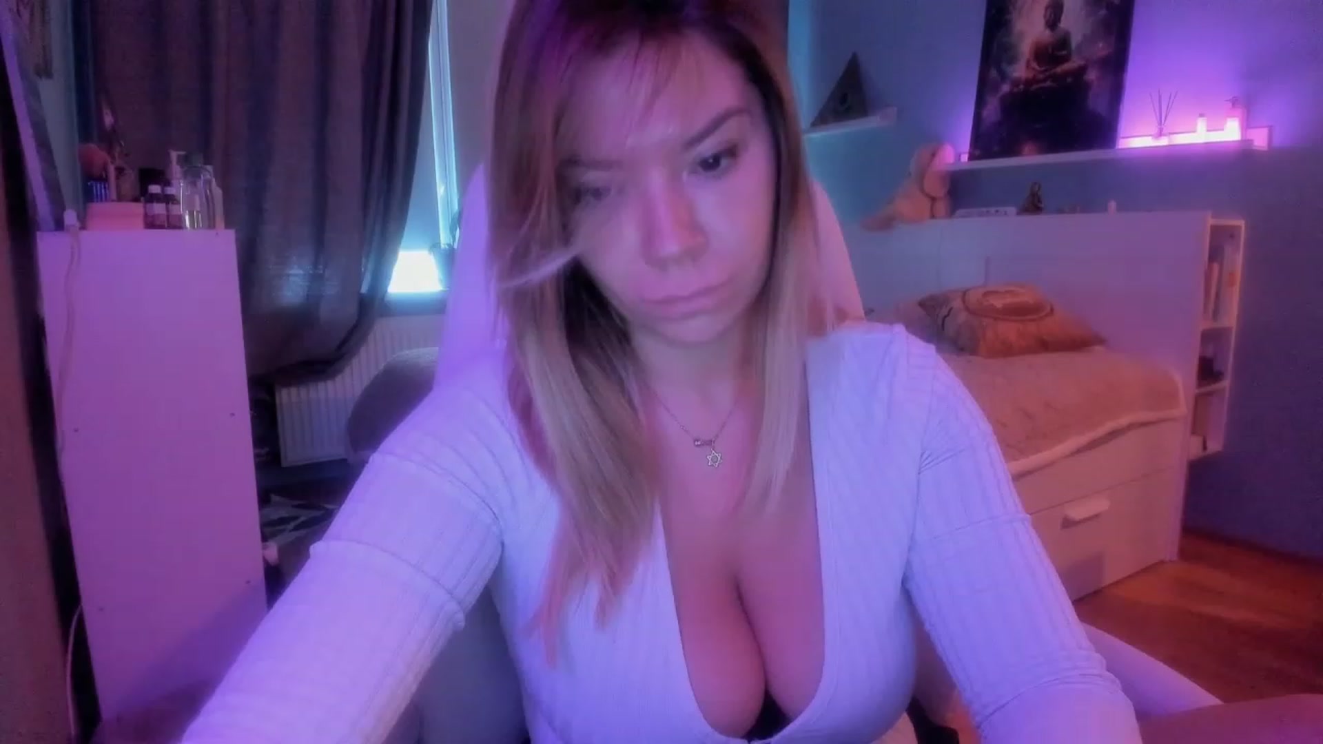 Gallery image thumbnail from NickyBlein's myfreecams stream on, 10/27/2023, 08:22 image 2 of 20