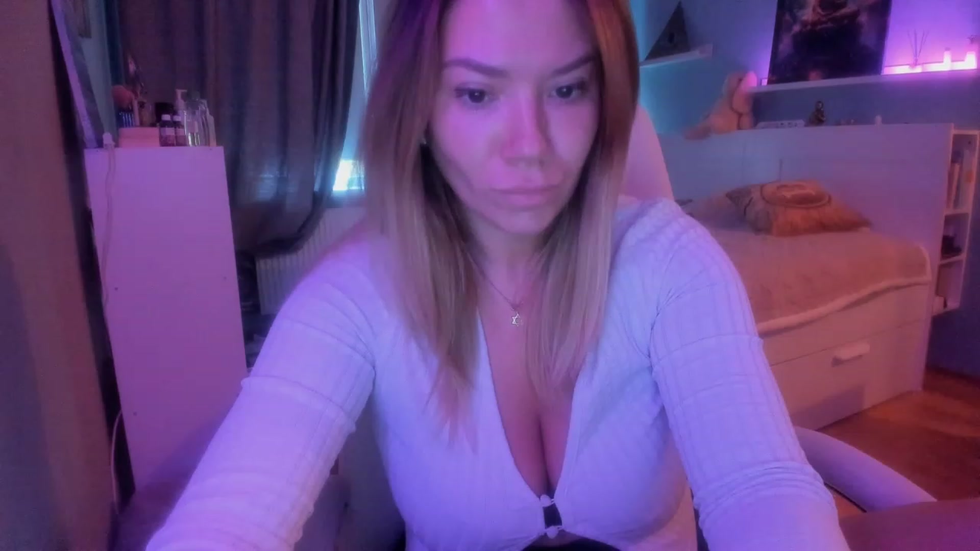 Gallery image thumbnail from NickyBlein's myfreecams stream on, 10/27/2023, 08:22 image 8 of 20