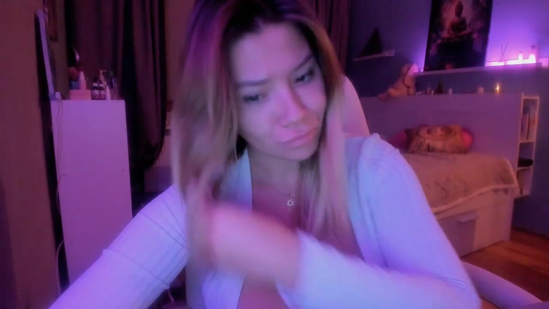 Gallery image thumbnail from NickyBlein's myfreecams stream on, 10/27/2023, 19:07 image 17 of 20
