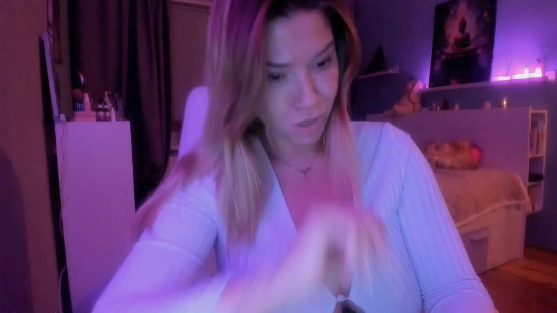 Gallery image thumbnail from NickyBlein's myfreecams stream on, 10/27/2023, 19:07 image 10 of 20