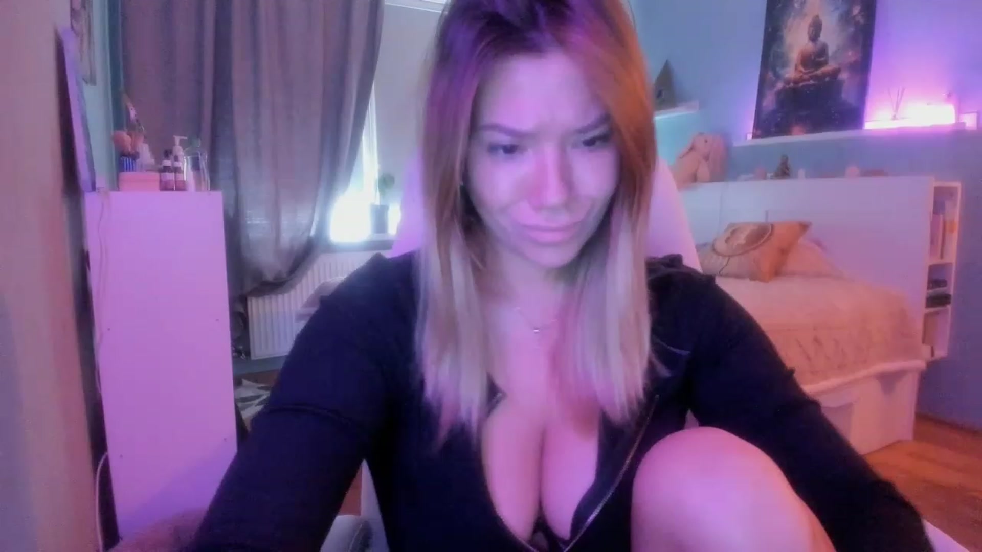 Gallery image thumbnail from NickyBlein's myfreecams stream on, 10/28/2023, 08:12 image 10 of 20