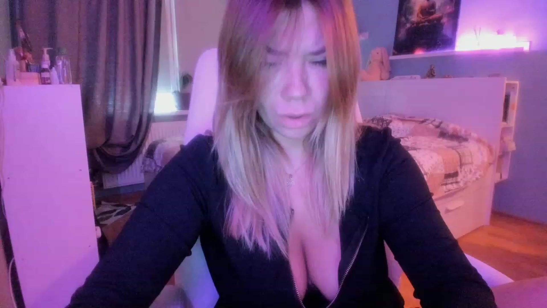 Gallery image thumbnail from NickyBlein's myfreecams stream on, 11/03/2023, 07:54 image 5 of 20