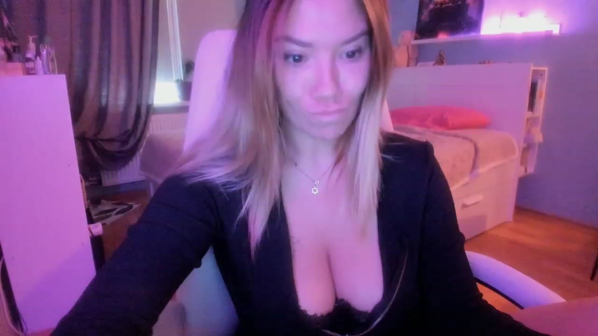 Gallery image thumbnail from NickyBlein's myfreecams stream on, 11/04/2023, 09:51 image 15 of 20