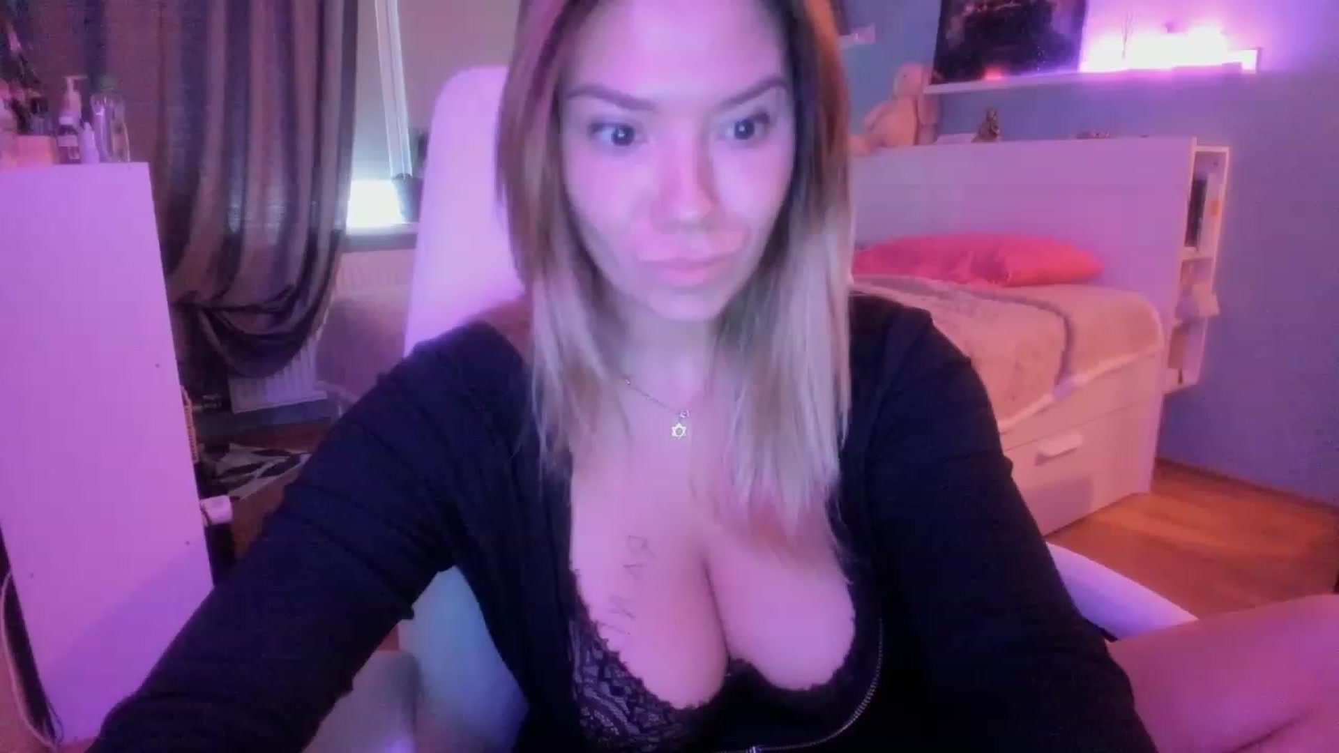 Gallery image thumbnail from NickyBlein's myfreecams stream on, 11/04/2023, 09:51 image 6 of 20