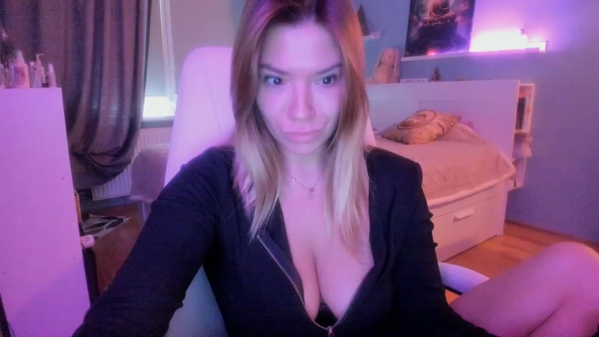 Gallery image thumbnail from NickyBlein's myfreecams stream on, 11/07/2023, 08:54 image 13 of 20