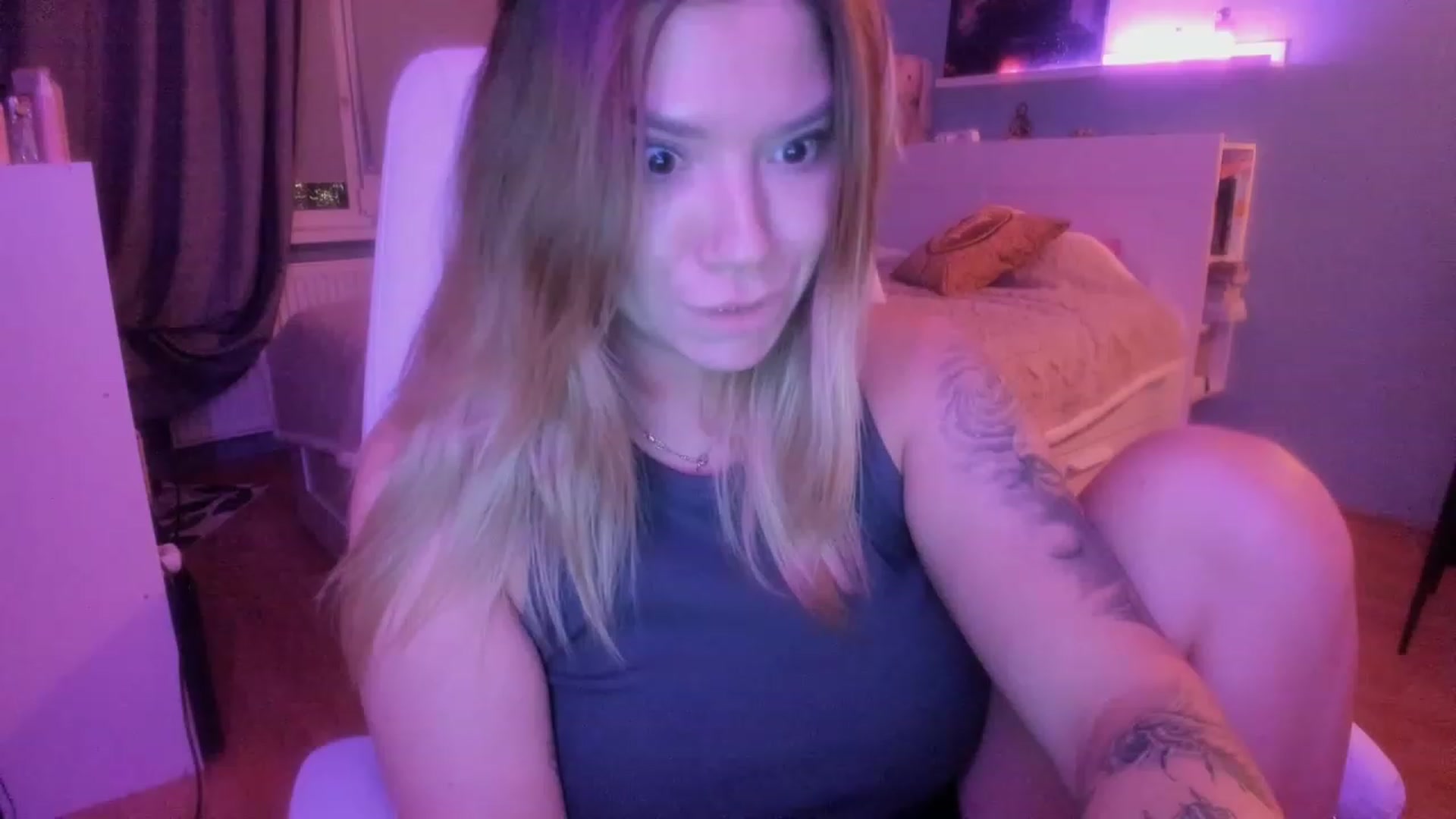Gallery image thumbnail from NickyBlein's myfreecams stream on, 11/07/2023, 17:08 image 14 of 20