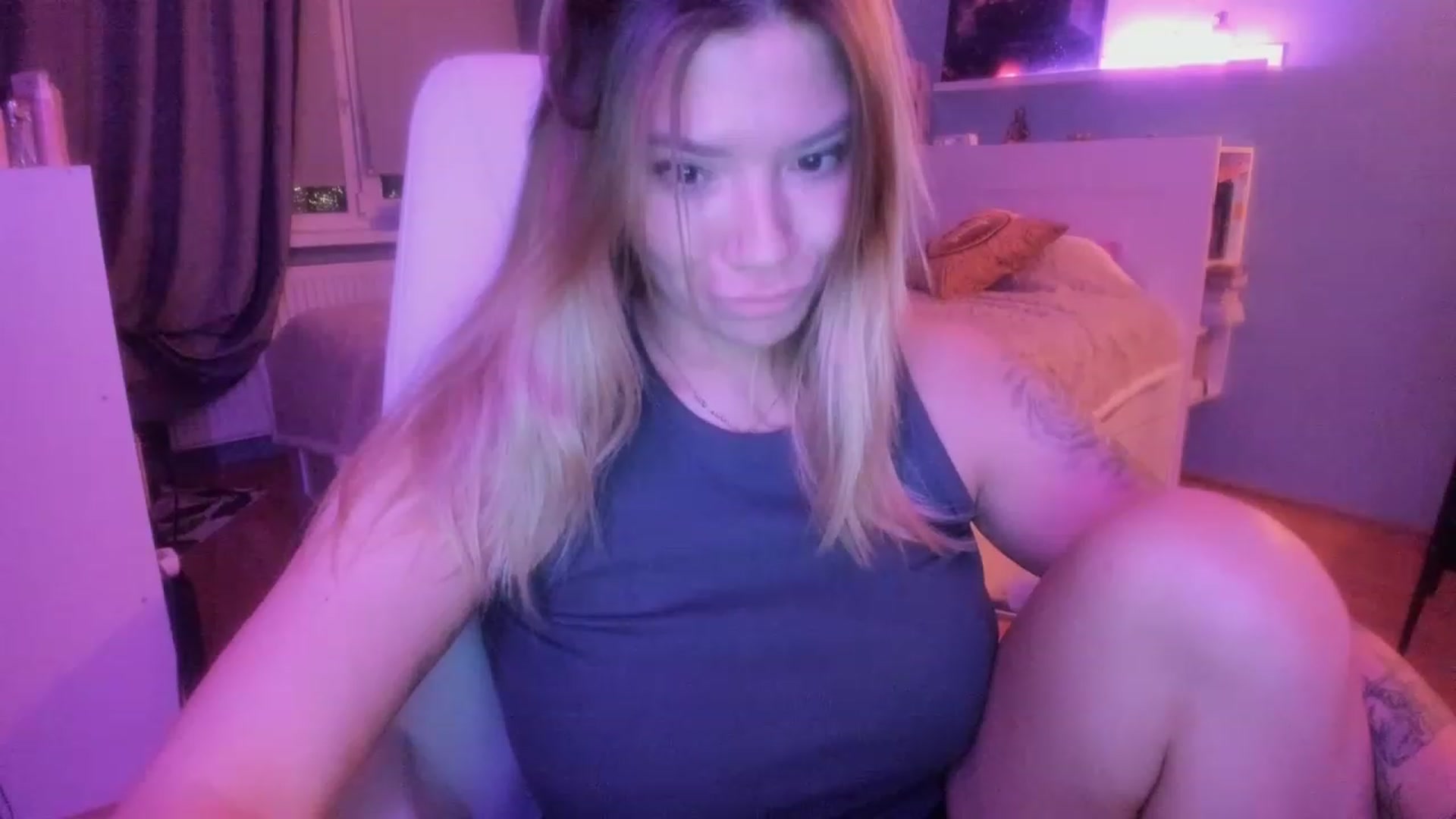 Gallery image thumbnail from NickyBlein's myfreecams stream on, 11/07/2023, 17:08 image 16 of 20