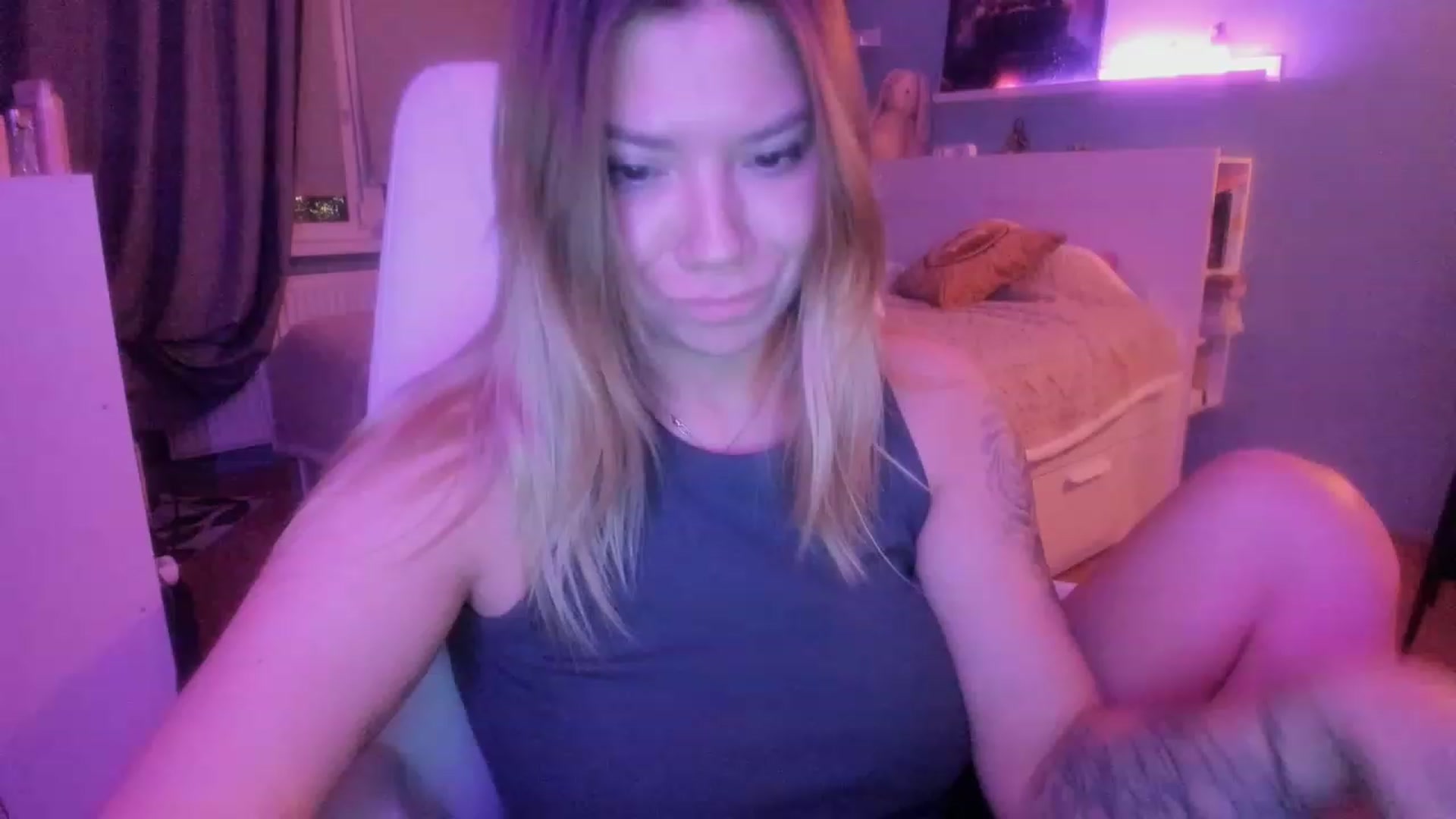 Gallery image thumbnail from NickyBlein's myfreecams stream on, 11/07/2023, 17:08 image 4 of 20
